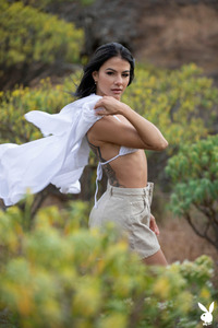 Estefania Pahe International Model Strips Naked Outdoors