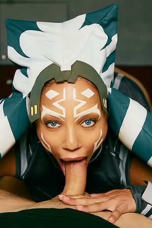 Honry Alexis Tae Cosplaying