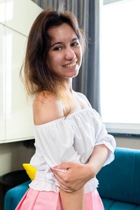 Sunny May Plays With Her Wet Pussy