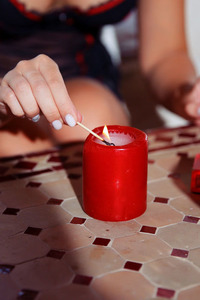 Aimee Rox Horny Honey Starts To Masturbate For A String Of Blissful Orgasms