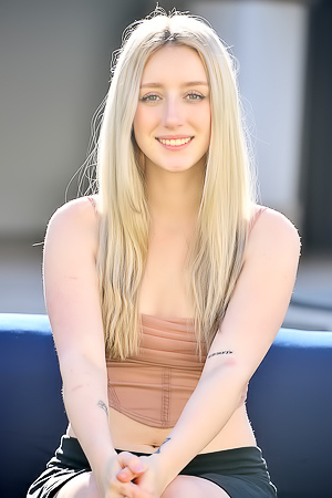 Izzy Squirt In Public