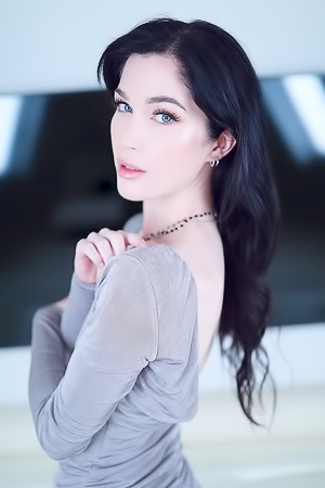 Stunning Beauty Evelyn