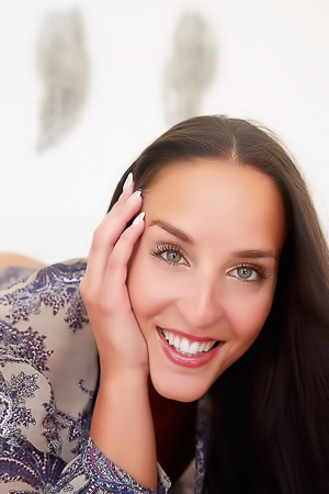 Betzz Shares Her Naked Beauty Without Inhibition