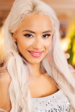 Veronica Leal Opens Her Tight Asshole For A Hard Cock