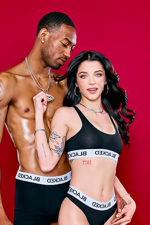 Jade Maris Hot Pornstar Tastes Big Hard Black Cock