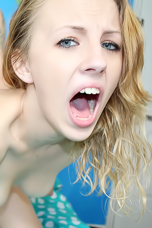 Jenna Maries Swallows the Biggest Dicks on her Knees