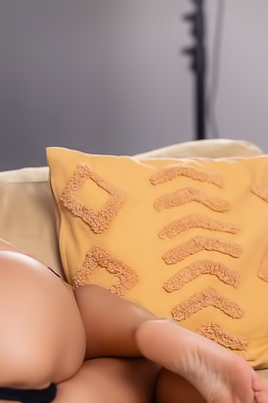 Helena Valle Bursts Passions with Solo Erotic Musique