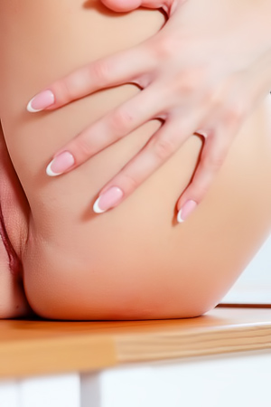 Luise Invitingly Spreads Her Legs On The Kitchen Table